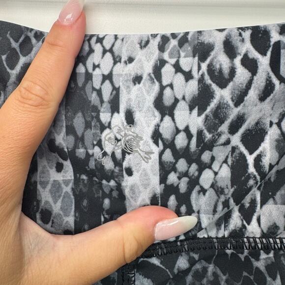 Playground Pant Snakeskin Black White Leggings Size Small - Picture 3 of 8